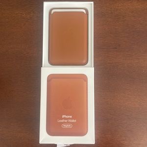 Apple iPhone Leather MagSafe Wallet